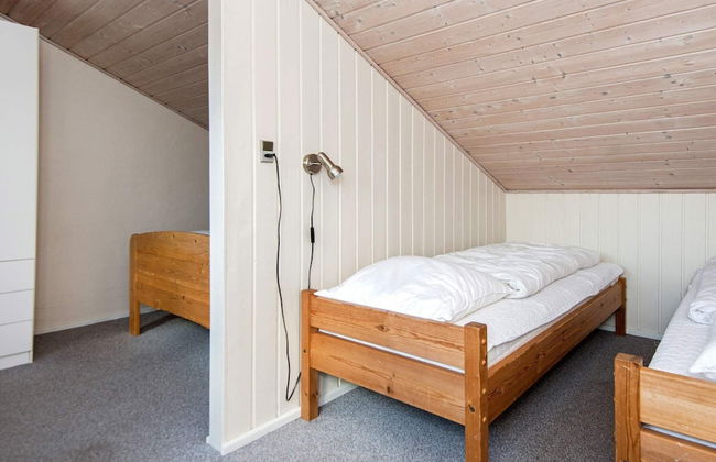 6 Person Holiday Home on a Holiday Park in Hemmet - Foto 2