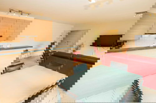 Photo 9 - Bright Apartment With Terrace