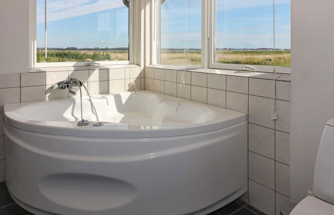 Spacious Holiday Home in Storvorde near Sea - Foto 16