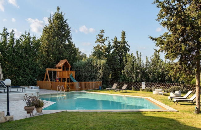 Luxury Villa Near Sea and City, Ping Pong, Childrens Area and BBQ - Foto 12