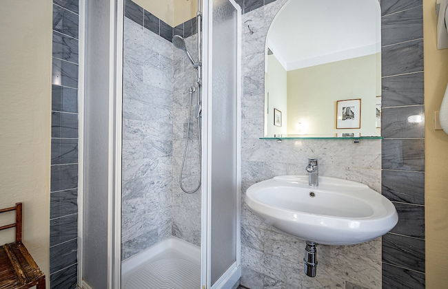 Bellevue House - Photo 45