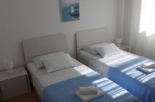 Photo 4 - Apartment for 4 Persons, by the sea and With Beautiful View