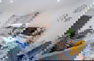 Photo 1 - Modern 1 bed Apartment in Central Solihull
