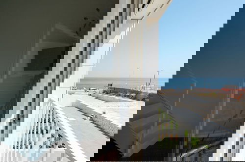Foto 5 - Lolita s Beachfront Loft by Wonderful Italy