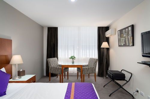 Photo 12 - Park Regis Griffin Suites