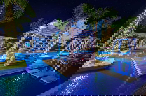 Foto 30 - Oceanfront Luxury Villa Infinity Pool w Slide