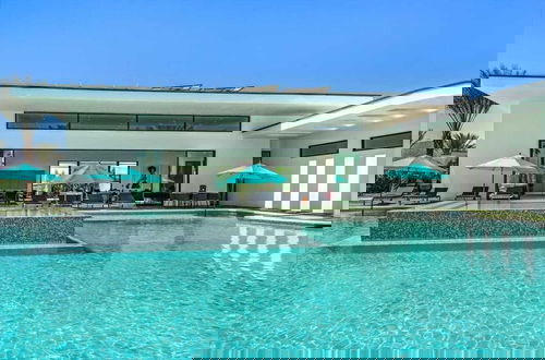 Foto 63 - Luxury 24-person Villa Private Pool, Hot Tub, Pickleball Bravo - Avantstay