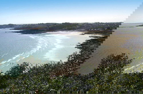 Foto 19 - Holiday Home Locquirec With Stunning Sea View