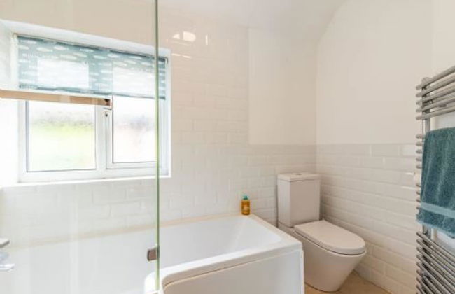 Host Stay St Clements House - Photo 9