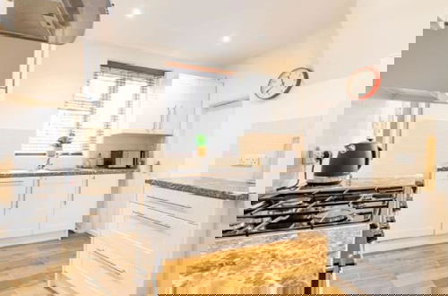 Photo 5 - Host Stay St Clements House