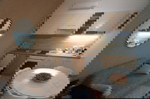 Foto 12 - Modern Trogir Apartment With Private Patio, Bbq, and Close to Beach