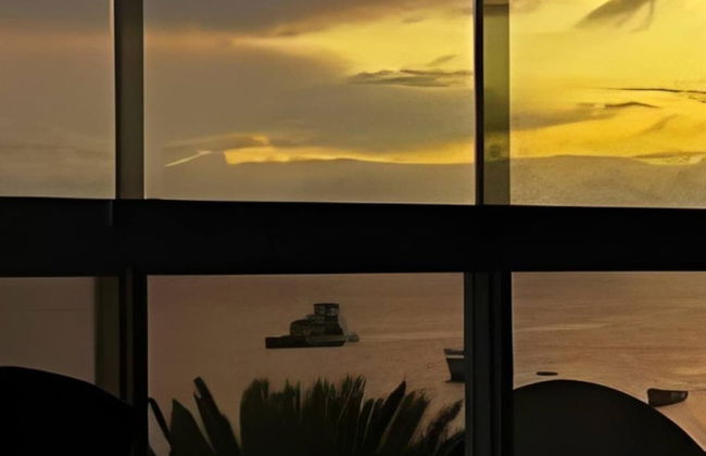 Seafrontapartment-sleeps4-pool-parking-garden - Foto 13