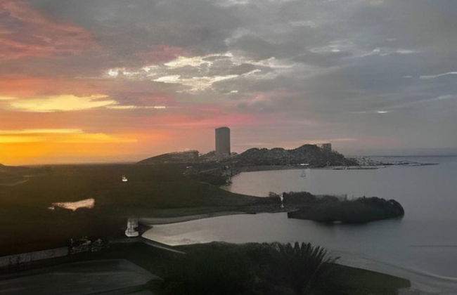 Seafrontapartment-sleeps4-pool-parking-garden - Foto 8