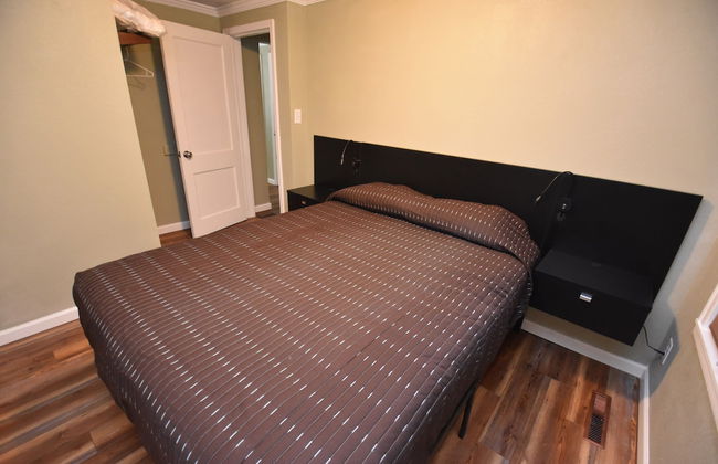 20 min Walk to ND 3 Bedroom 2 Bath Home 54475 - Photo 6