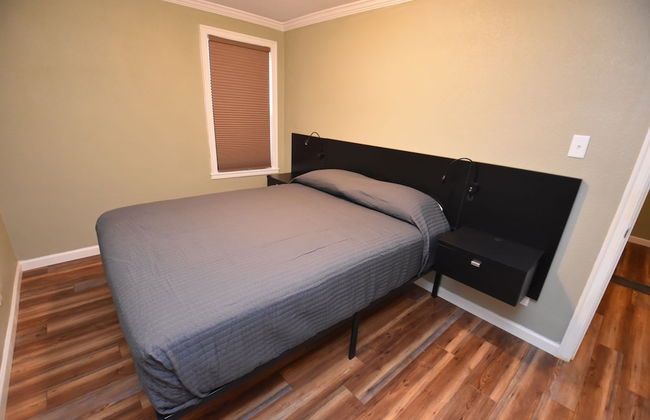 20 min Walk to ND 3 Bedroom 2 Bath Home 54475 - Photo 8