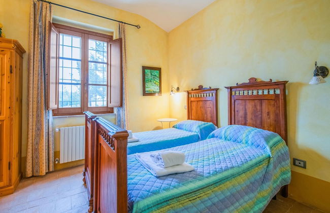 Apartment in Villa With Swimming Pool - Foto 17