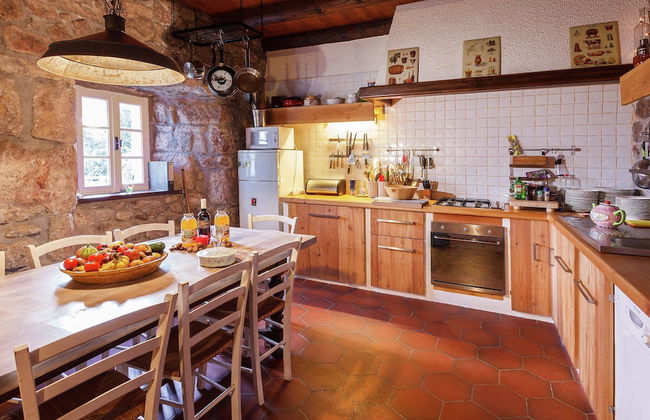 Charming Farmhouse in Cros-de-georand With Swimming Pool - Photo 12
