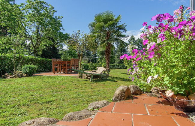 Romantic Cottage With Shared Swimming Pool - Photo 73