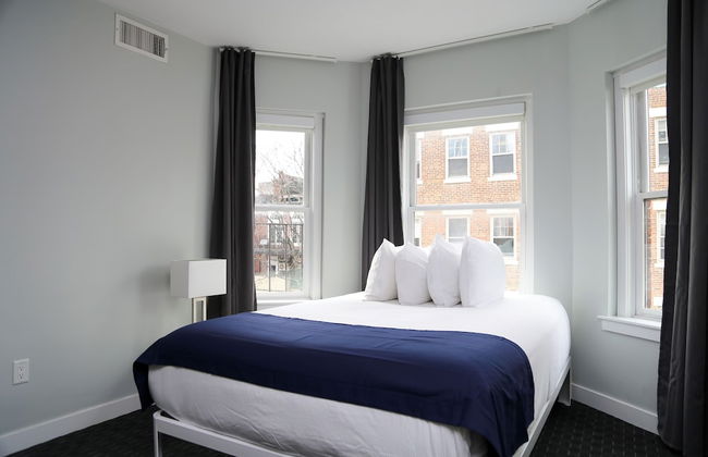 Maverick Suites at 245 Newbury St - Foto 12