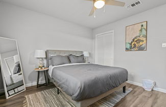 Photo 3 - Stylish 1BR Zilker Evonify