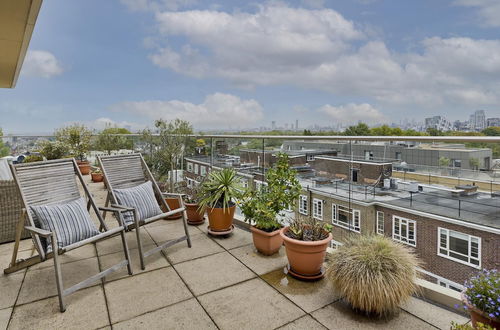 Photo 14 - Superb Apartment With Terrace Near the River in Putney by Underthedoormat