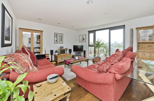 Photo 1 - Superb Apartment With Terrace Near the River in Putney by Underthedoormat