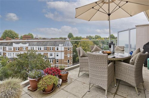 Foto 2 - Superb Apartment With Terrace Near the River in Putney by Underthedoormat