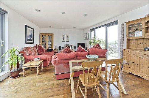 Foto 6 - Superb Apartment With Terrace Near the River in Putney by Underthedoormat