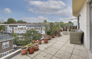 Photo 3 - Superb Apartment With Terrace Near the River in Putney by Underthedoormat