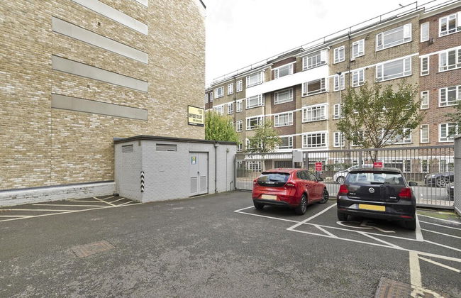 Superb Apartment With Terrace Near the River in Putney by Underthedoormat - Foto 34