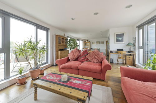 Photo 35 - Superb Apartment With Terrace Near the River in Putney by Underthedoormat