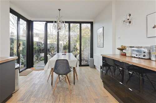 Foto 7 - Interior Designed House With Garden in North West London by Underthedoormat