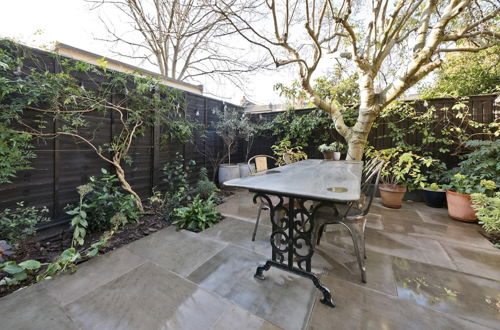 Foto 29 - Interior Designed House With Garden in North West London by Underthedoormat