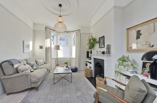 Photo 13 - Interior Designed House With Garden in North West London by Underthedoormat