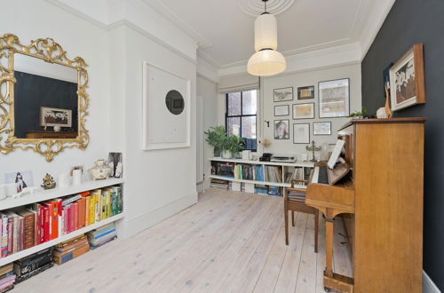 Photo 14 - Interior Designed House With Garden in North West London by Underthedoormat