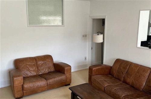 Photo 4 - Beautiful 2BD Flat With a Garden - East Brighton