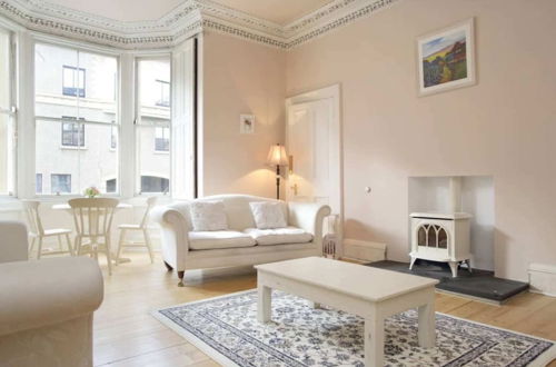 Photo 12 - Spacious 4BD Terraced Flat - Edinburgh Old Town