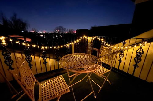 Photo 17 - Elegant and Quirky 2BD Flat - Kensal Rise