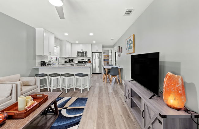 Welcome to Dolphin Fun A! Brand NEW Duplex! Walk to the Beach! - Foto 1
