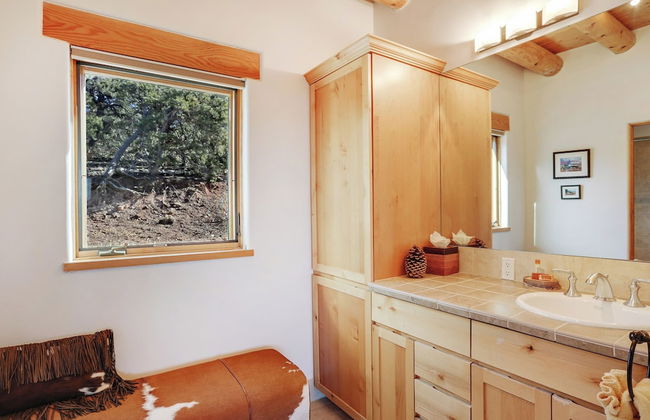 Bishops Lodge Villa Corazones - Photo 17