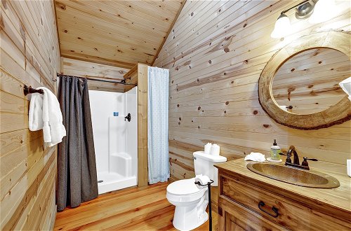 Photo 11 - Rocky Ridge Cedar Cabin With Hot Tub & Amazing Views