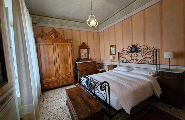 Romantic Getaway With Views - Photo 2