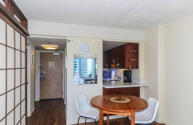 Ilikai Tower 1 Bedroom City View Condos with Private Lanai & Free Wifi! - Foto 42