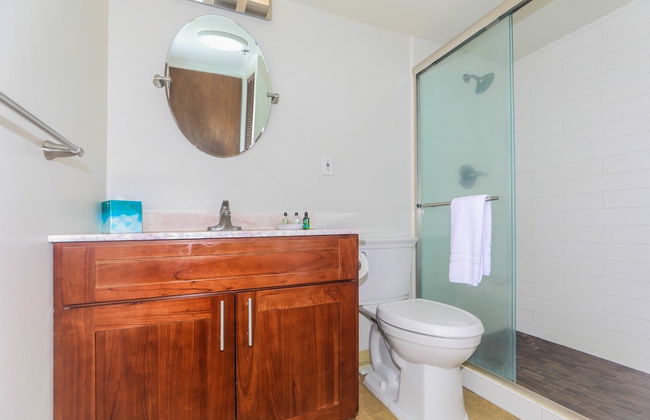 Ilikai Tower 1 Bedroom City View Condos with Private Lanai & Free Wifi! - Foto 28