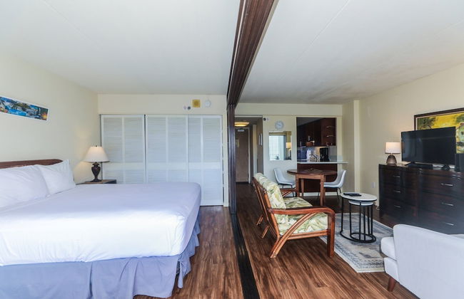 Ilikai Tower 1 Bedroom City View Condos with Private Lanai & Free Wifi! - Foto 7