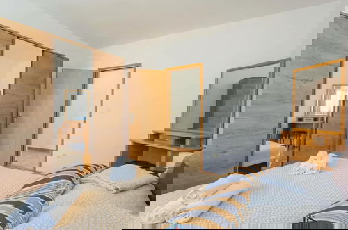 Foto 3 - Ena Pula Comfortable Holiday Residence