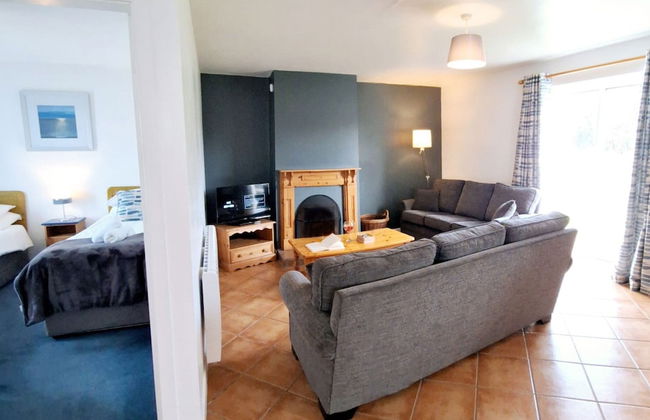 Dingle Harbour Cottages - Photo 18