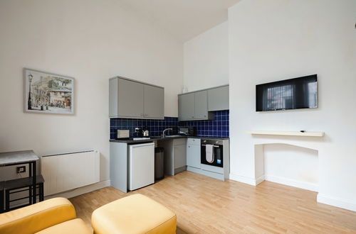 Photo 7 - Platform City Studio Apartment