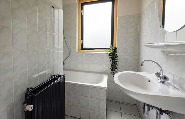 Holiday Home in Nijmegen With Garden Terrace - Photo 9