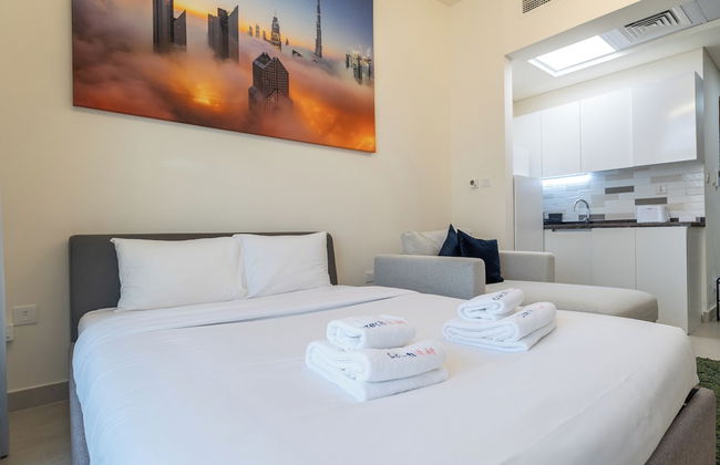 Cozy Studio Budget Friendly - Photo 11